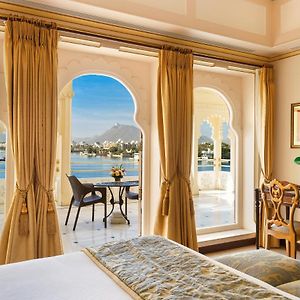 Luxury King Suite